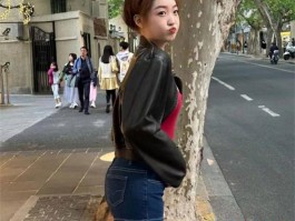 极品清纯学生妹被金主骗去旅游 白天游山玩水 晚上偷拍蜜桃臀都被撞肿了！
