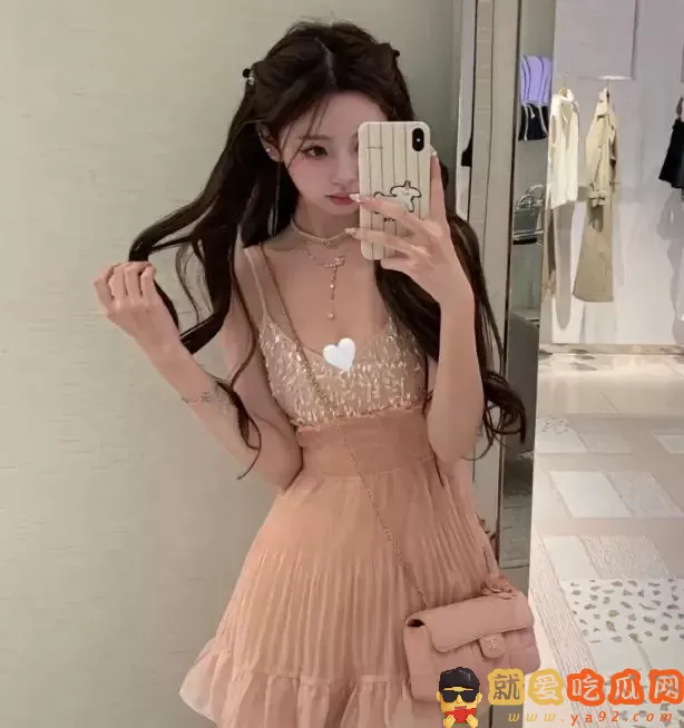 王思聪带女友现身成人店,偷偷点赞前女友美照,新欢旧爱暗中较劲-吃瓜网