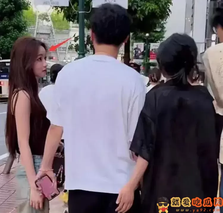 王思聪带女友现身成人店,偷偷点赞前女友美照,新欢旧爱暗中较劲-吃瓜网