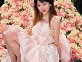 上海白领女神团建后被男同事强推 大量露骨照片不雅视频流出！